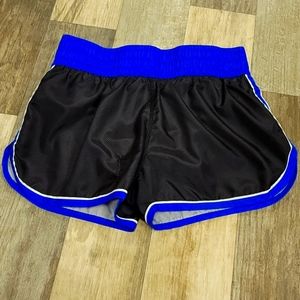 Girls athletic shorts 8/10